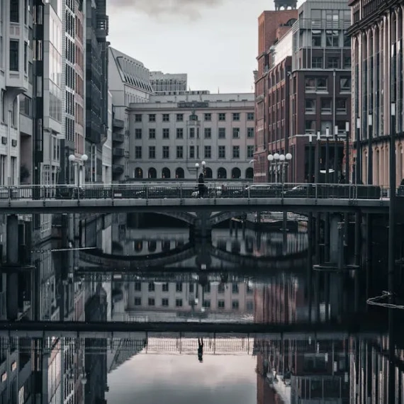 Aave Introduces Zero-Fee Stablecoin Ramps in Europe Post-MiCA Approval