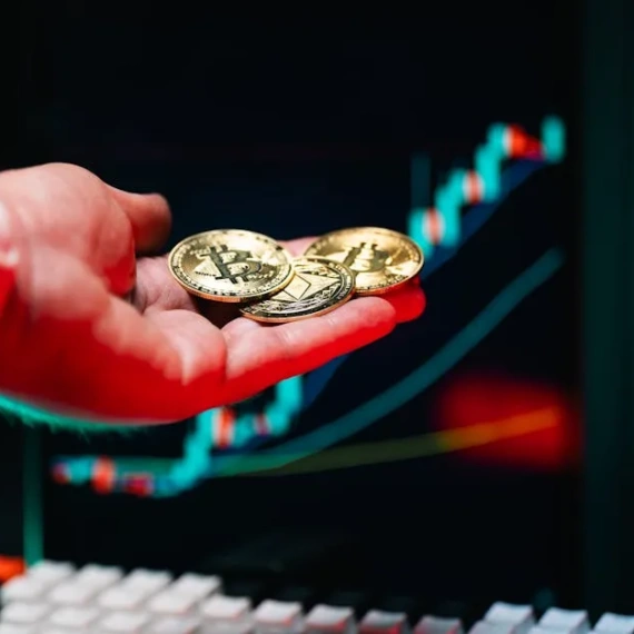Crypto Market Watch: Bitcoin Tests Key Support, Altcoins Face Volatility