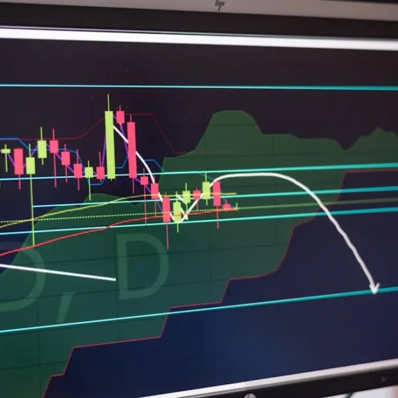 Solana’s Bearish Signal: A Technical Breakdown of the Head-and-Shoulders Pattern