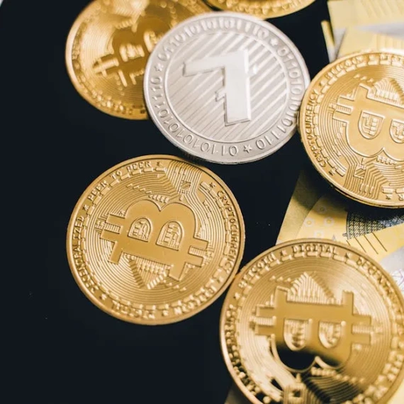 Bitcoin’s Dip Below $70K: A Golden Opportunity for Institutional Investors, Says Bitwise CEO