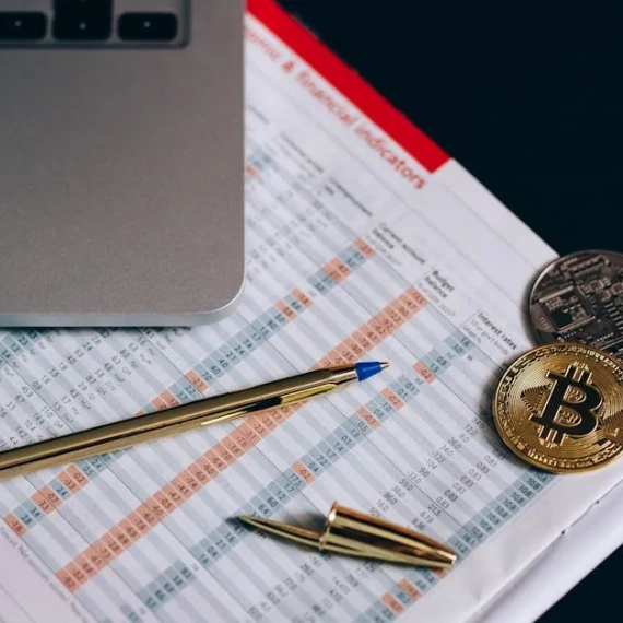 Crypto Daily Digest: Key Trends, Market Moves, and Regulatory Shifts