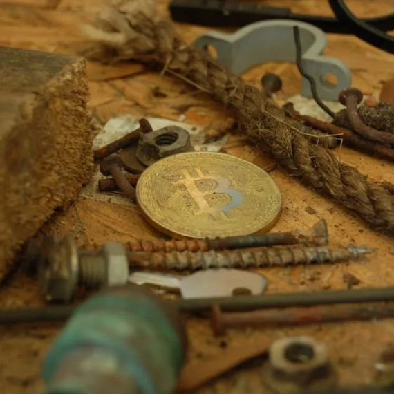 Senators Call for National Security Review of UAE’s $500M Investment in Trump-Linked Crypto Firm