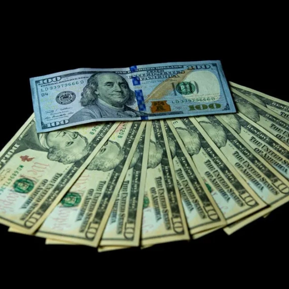 Bitcoin Resurges Amidst Stablecoin Inflows as DeFi Governance Rifts Deepen