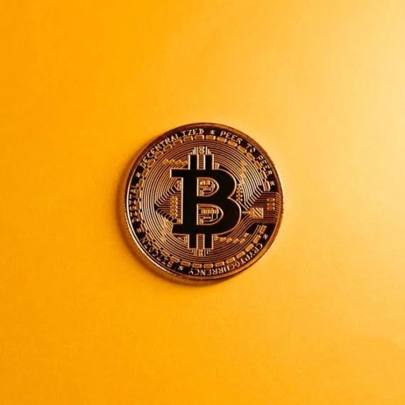 Bitcoin Community Questions US Navy Admiral’s Understanding of Decentralized Network