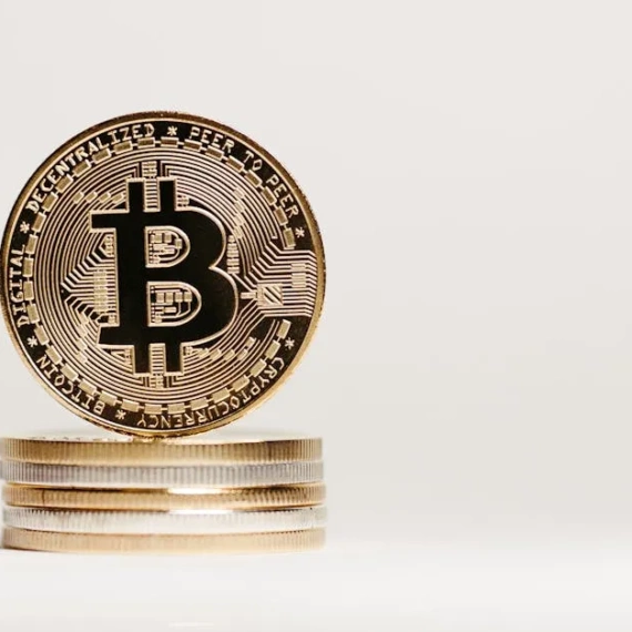 The Daily Crypto Pulse: Bitcoin, DeFi, and Regulatory Shifts You Must Follow