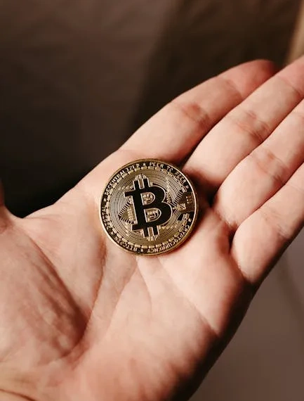 Bitcoin Jumps to $72,500 Amid Strait of Hormuz Tensions: What Traders Are Saying About the Next Move