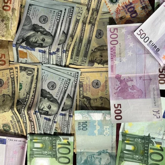 Why Stablecoins Feel Like Foreign Exchange Markets: The Liquidity Fragmentation Challenge