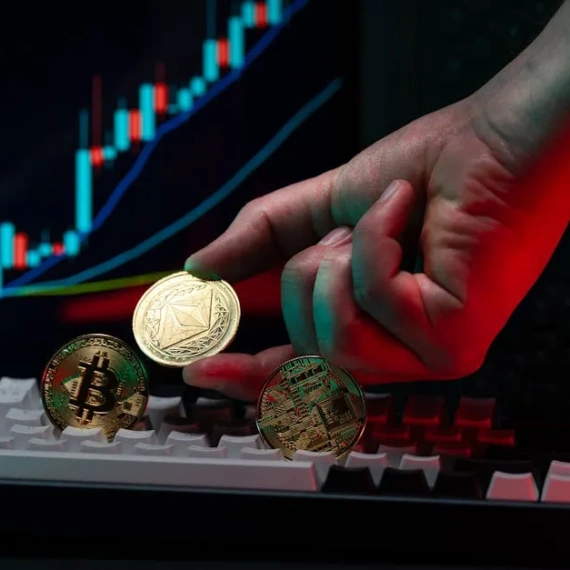 Crypto Market Watch: Key Trends in Bitcoin, DeFi, and Regulation Today