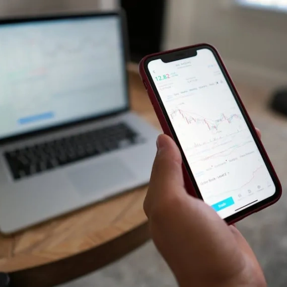 Figure Stock Plunges 9% Despite Record $1B Lending Milestone: What Investors Need to Know