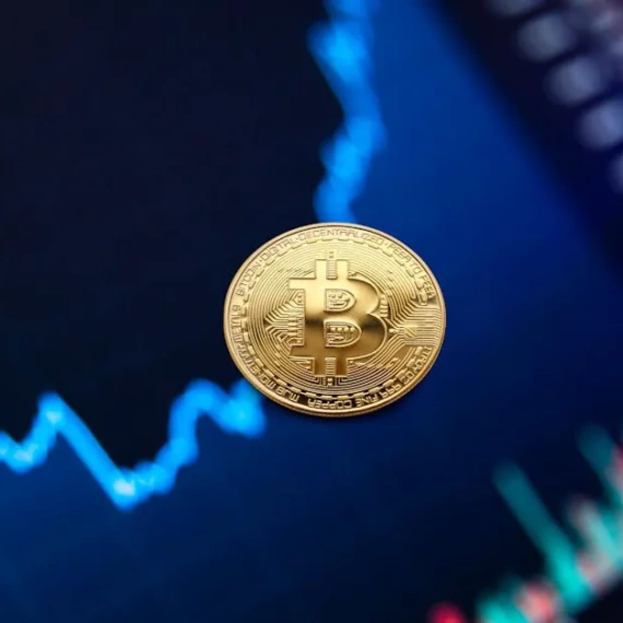 Bitcoin Funding Rates Remain Negative: What a Short Squeeze Means for BTC