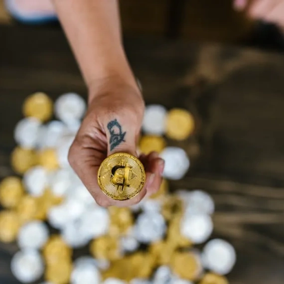The 10,000 Bitcoin Pizza: How Jeremy Sturdivant Spent a Fortune Before It Was One