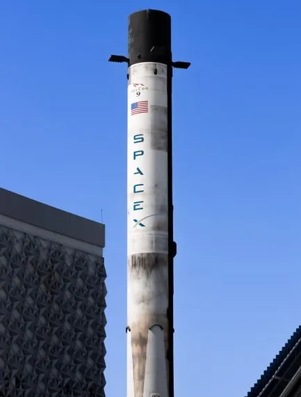 Needham Raises SpaceX Price Target to $250 Amid AI Bubble Concerns