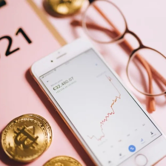 Bitcoin’s $60K Rebound: Can ETF Outflows Derail the Uptrend?