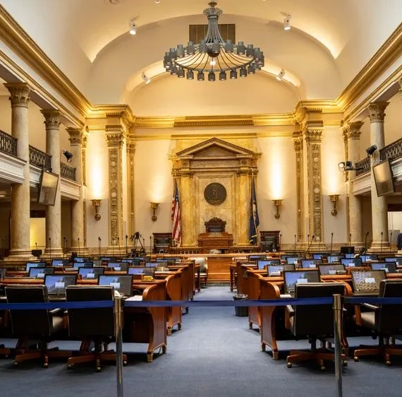 Coinbase Challenges Senator Warren as CLARITY Act Vote Approaches