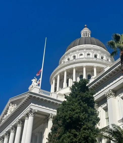 California Senate Passes Bill to Block Memecoins Issued by Public Officials from California Residents