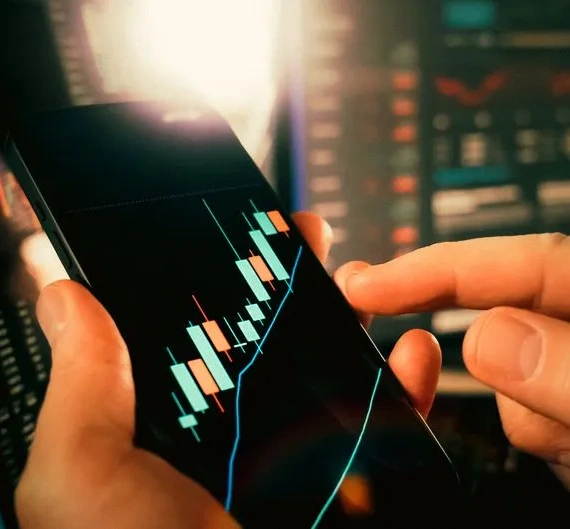 Gen Z Favors ETFs and Trades Less: What Binance Data Reveals About the Next Generation of Investors