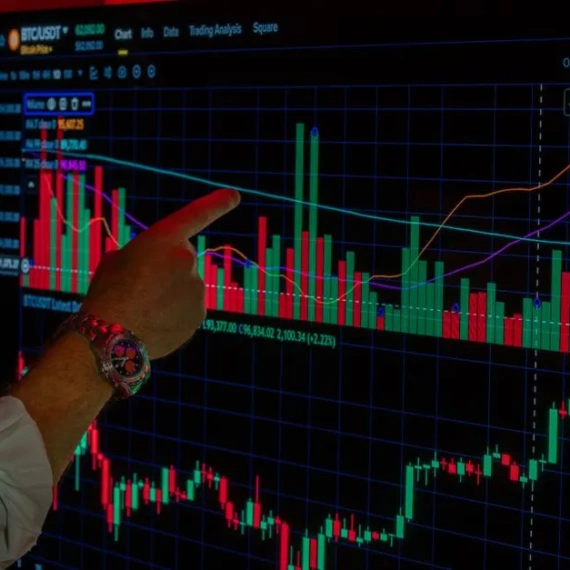 Bitcoin’s Volatility Squeeze: Why Traders Are Chasing 5x or 10x Payoffs Elsewhere