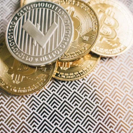 How Local Stablecoins Could Accelerate Dollarization in Emerging Markets: The IMF’s Warning