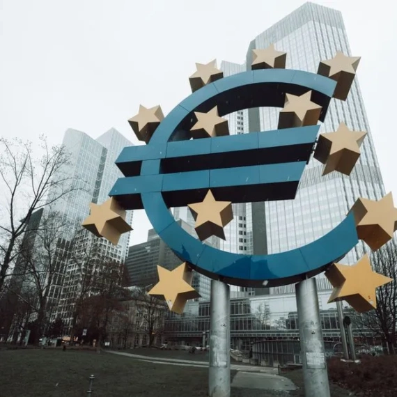ECB President Lagarde Intervenes to Block Binance’s EU MiCA License, WSJ Reports