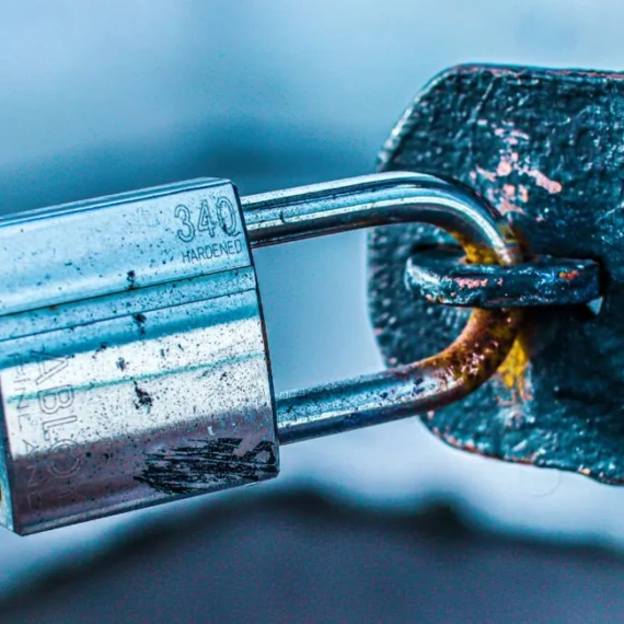 Aave Governance Weighs Emergency Freeze Powers as DeFi Exploit Risks Stay High