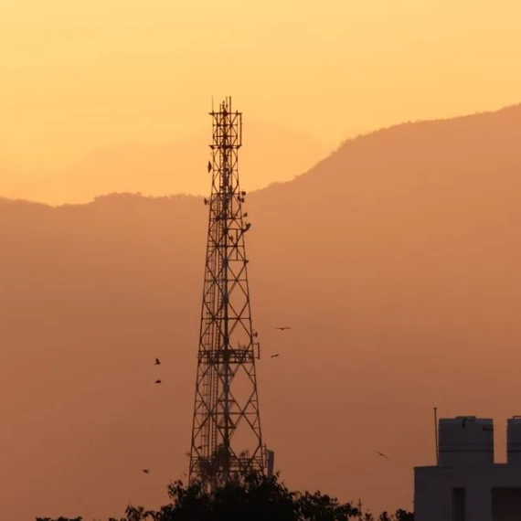Reliance Jio IPO Signals: Crypto Traders Value India’s Telecom Giant at About $110 Billion
